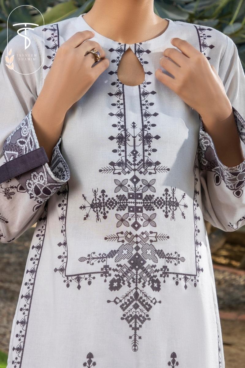 2 Piece Unstitched Luxury Lawn-Digital Printed